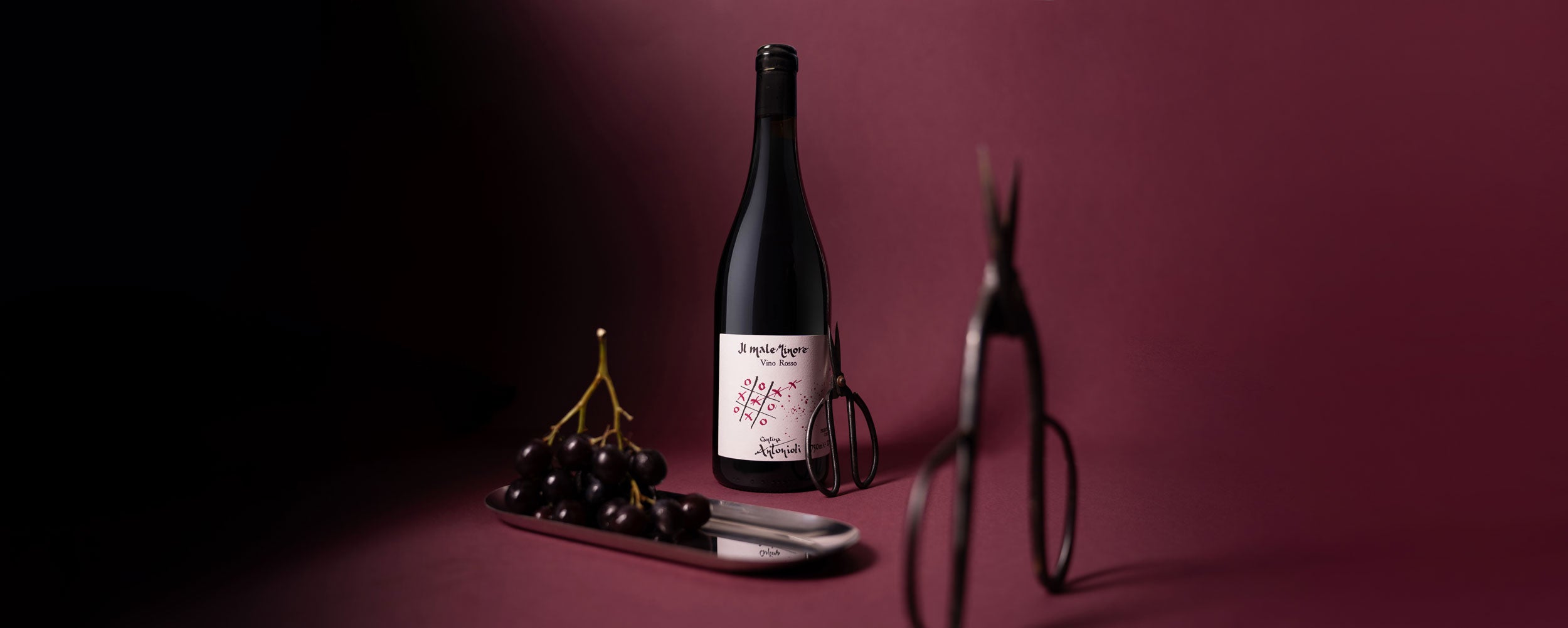Il Male Minore IGT Umbria Rosso Natural Italian Red Wine Bottle – Available at InVinus