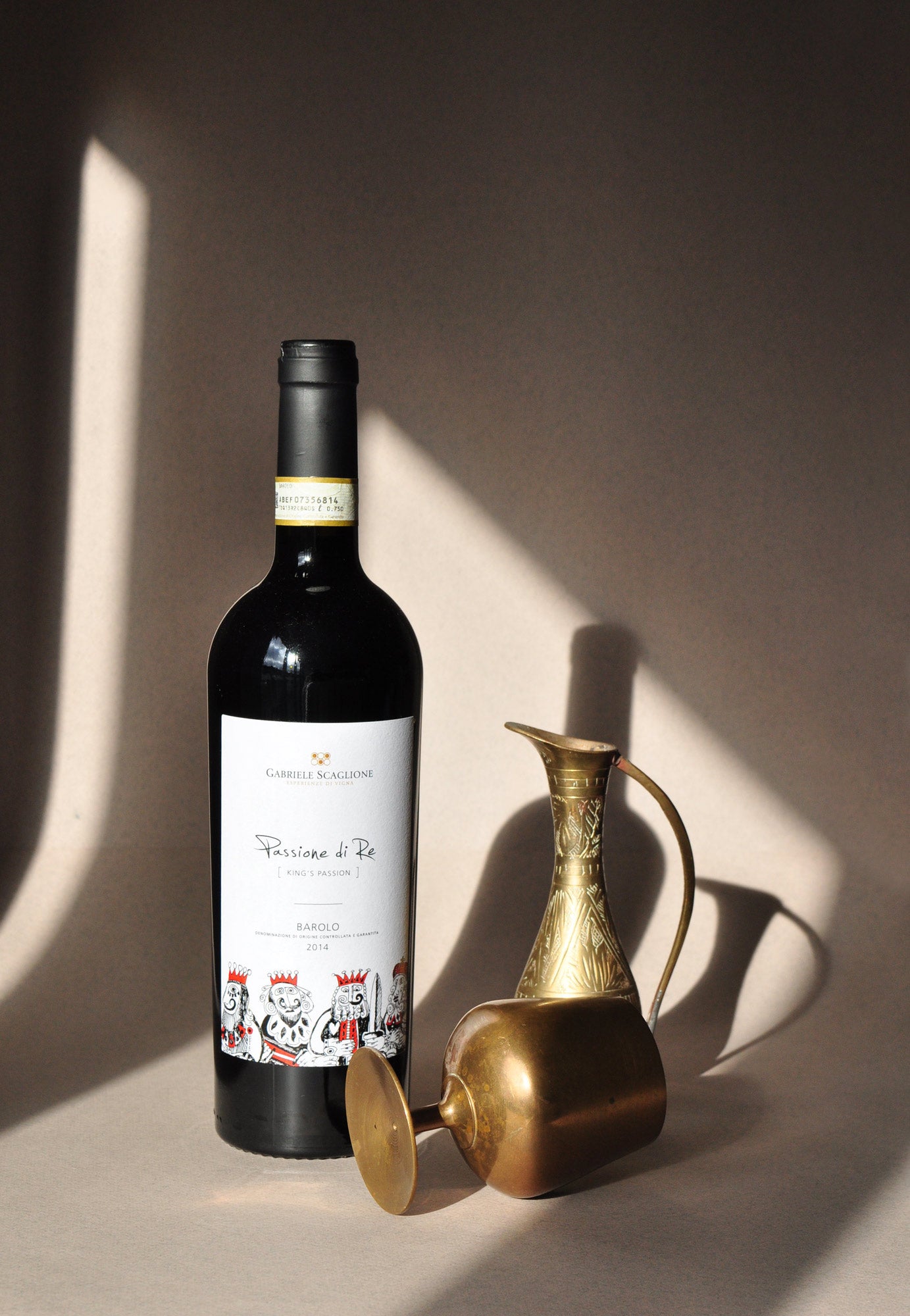 Gabriele Scaglione Barolo Wine Bottle – Ruby Red with Notes of Liquorice, Leather, and Berries, Offering a Fresh Taste with Subtle Tannins at InVinus