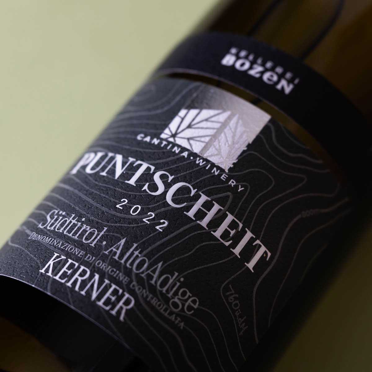 Close-up of Kellerei Bozen Kerner label — a sustainable white wine from Alto Adige, offering floral aromas, crisp acidity, and alpine minerality