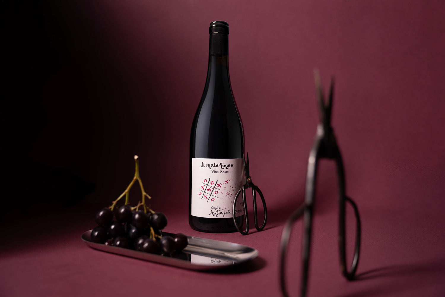 Il Male Minore IGT Umbria Rosso Natural Italian Red Wine Bottle – Available at InVinus