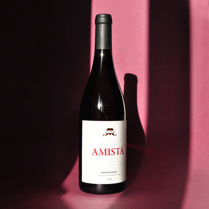 Full bottle of Ca’Liptra Amista, a natural Italian red wine made with organic Montepulciano and Sangiovese, expressing the freshness and vibrancy of Cupramontana terroir