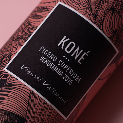 Close-up of Vigneti Vallorani Kóne label — a natural and organic red wine from Marche, made with native grapes and traditional, low-intervention methods